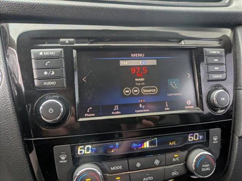 Used 2018 Nissan Rogue SV image 12