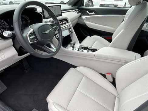 Used 2025 Genesis G70 2.5T image 14