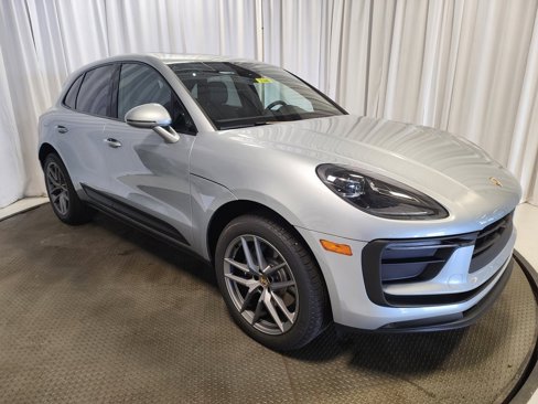 Certified 2025 Porsche Macan image 29