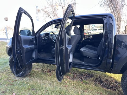 Used 2020 Toyota Tacoma TRD Off-Road image 21