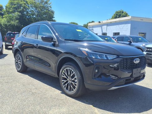 New 2025 Ford Escape SE image 3
