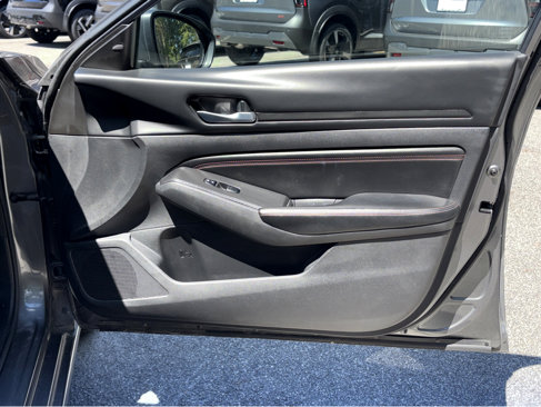 Used 2022 Nissan Altima 2.5 SR image 12