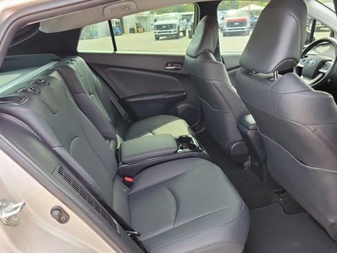 Used 2019 Toyota Prius Prime Advanced image 27