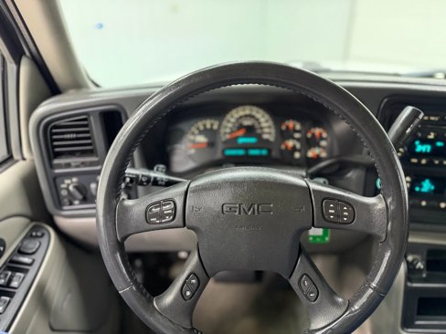 Used 2005 GMC Yukon XL SLT w/ SLT Preferred Equipment Group image 20