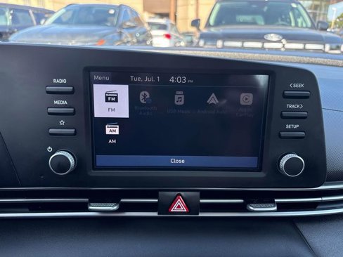 Certified 2025 Hyundai Elantra SE image 22