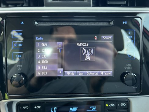 Certified 2017 Toyota Corolla SE 50th Anniversary image 25