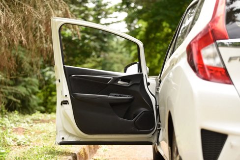 Used 2015 Honda Fit EX image 16