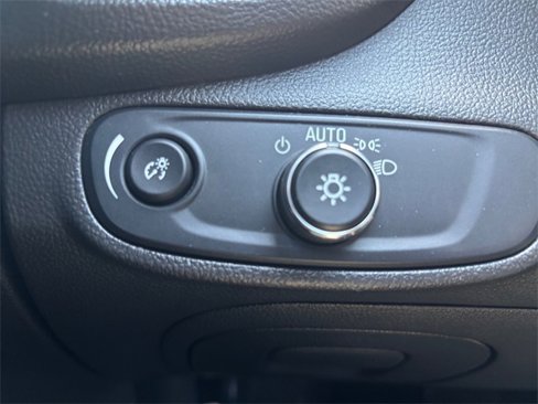 Used 2017 Chevrolet Trax LT w/ LT Convenience Package image 18