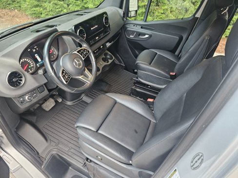 Used 2019 Mercedes-Benz Sprinter 2500 image 3