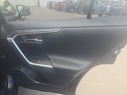 Used 2019 Toyota RAV4 Limited image 40