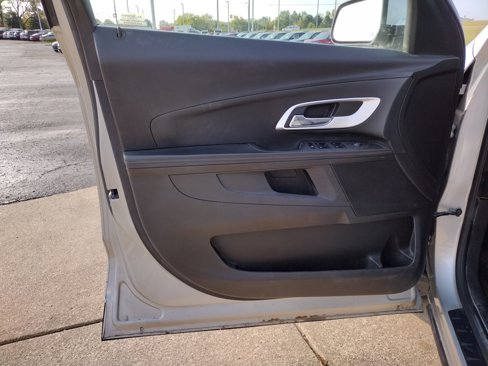 Used 2011 Chevrolet Equinox LT w/ Driver Convenience Package image 18