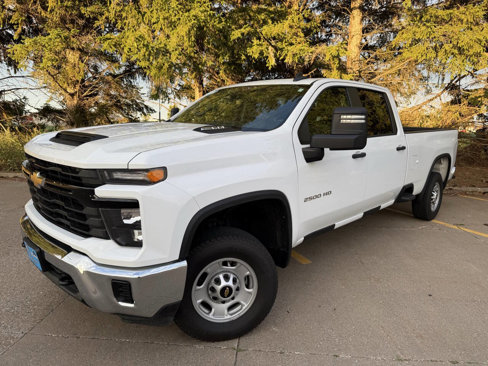 Used 2024 Chevrolet Silverado 2500 W/T w/ WT Convenience Package image 3
