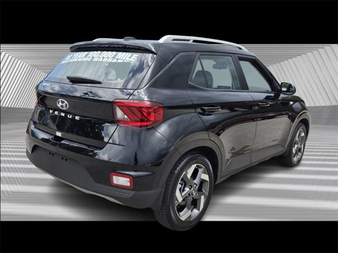Certified 2025 Hyundai Venue SEL image 6