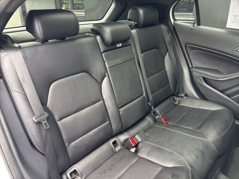 Used 2017 Mercedes-Benz GLA 250 4MATIC image 31