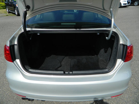 Used 2012 Volkswagen Jetta SE image 9