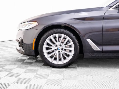Certified 2022 BMW 530i xDrive w/ Premium Package image 37