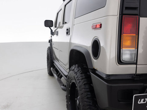 Used 2003 HUMMER H2 w/ Preferred Equipment Group image 13