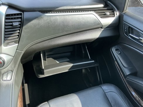 Used 2017 Chevrolet Suburban LT image 51