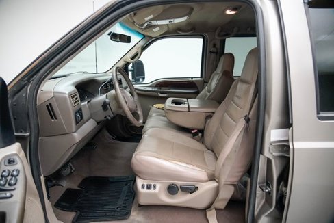 Used 2002 Ford F350 Lariat image 2