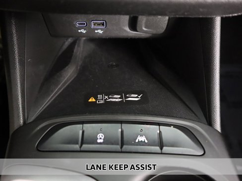 Used 2024 Buick Envista Preferred w/ Convenience II Package image 4