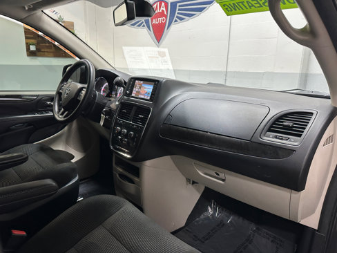 Used 2020 Dodge Grand Caravan SE w/ UConnect Hands-Free Group image 19