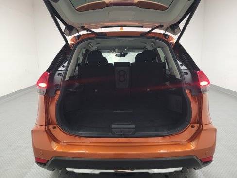 Used 2019 Nissan Rogue SV image 29
