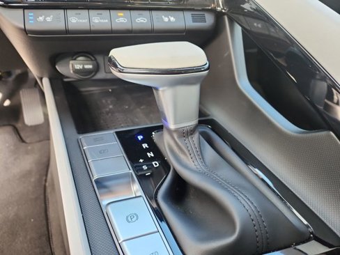 Used 2023 Hyundai Elantra Limited image 21
