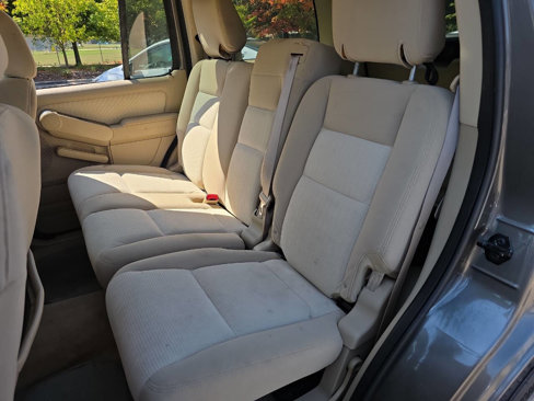 Used 2006 Ford Explorer XLT image 12