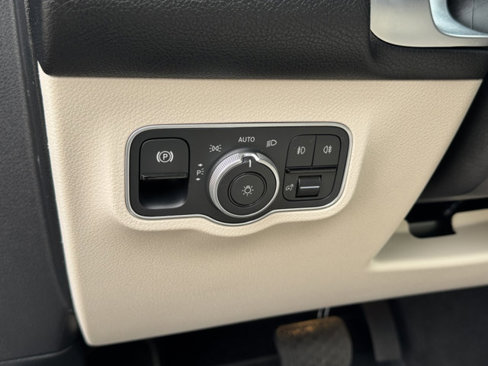 Certified 2025 Mercedes-Benz GLB 250 image 17
