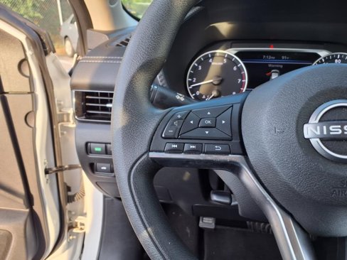 Used 2024 Nissan Sentra SV image 18