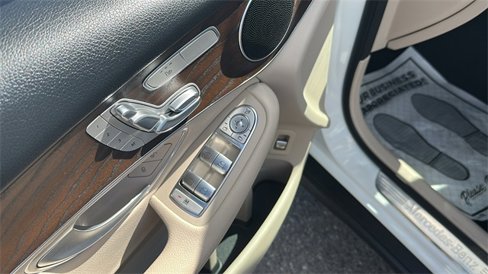 Used 2019 Mercedes-Benz GLC 300 4MATIC image 15