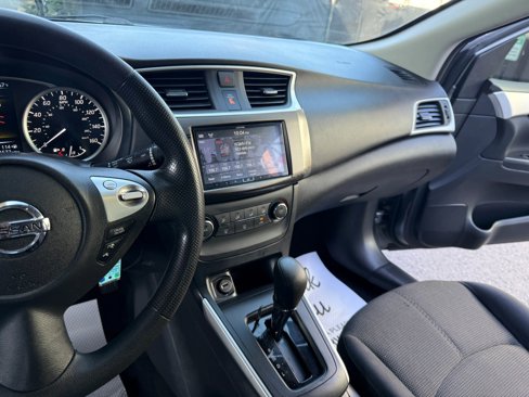 Used 2018 Nissan Sentra S image 9