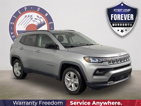Used 2022 Jeep Compass Latitude image 1
