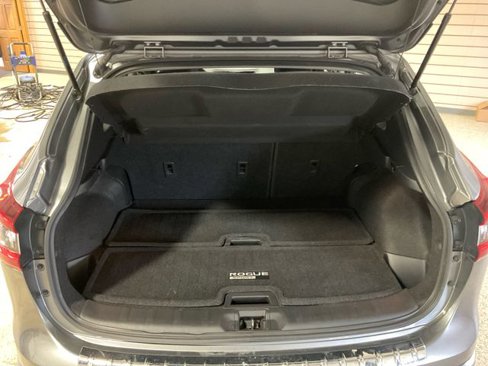 Used 2022 Nissan Rogue Sport SV image 11
