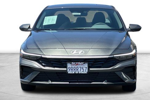 Certified 2025 Hyundai Elantra SE image 12