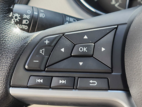 Used 2021 Nissan Rogue Sport SL w/ Premium Package image 21