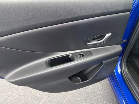 Certified 2023 Hyundai Elantra Blue image 11