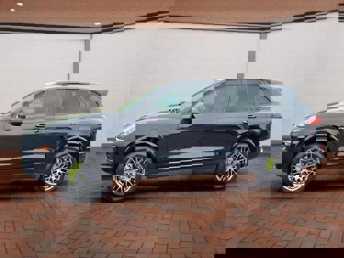 Used 2017 Porsche Cayenne S Platinum image 5