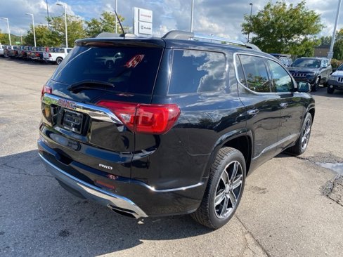 Used 2019 GMC Acadia Denali image 3
