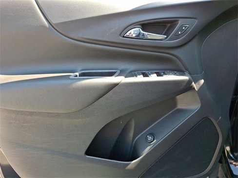 Used 2021 Chevrolet Equinox LT image 12