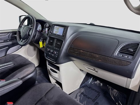 Used 2019 Dodge Grand Caravan SE image 25