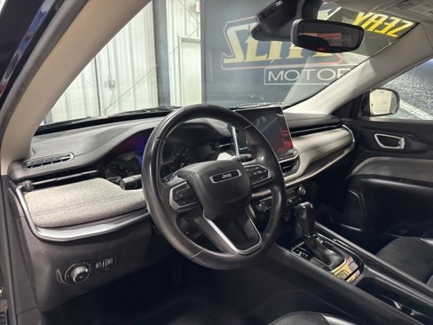 Used 2022 Jeep Compass Latitude image 9