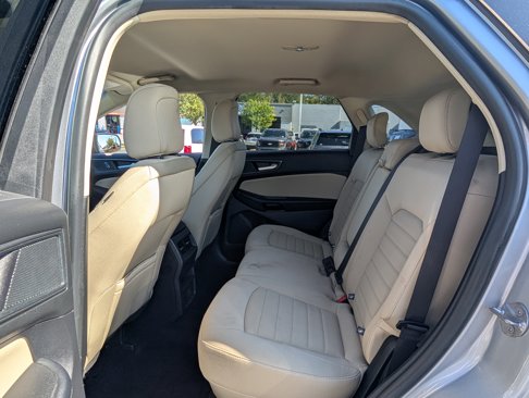 Certified 2020 Ford Edge SE image 13