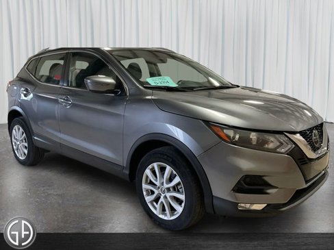 Used 2022 Nissan Rogue Sport SV image 3