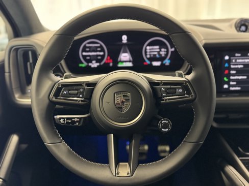 New 2025 Porsche Cayenne Turbo image 12