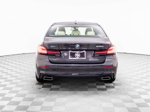 Certified 2022 BMW 530i xDrive w/ Premium Package image 4