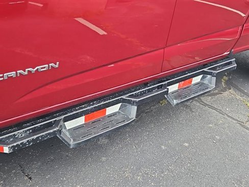 Used 2017 GMC Canyon SLE image 12