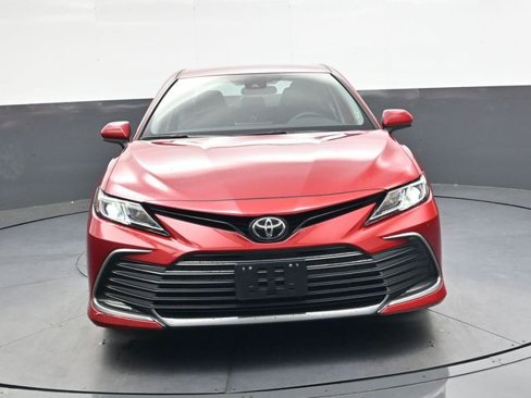 Used 2024 Toyota Camry LE image 9