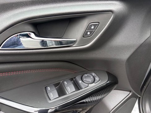 New 2025 Chevrolet Trax RS w/ Sunroof Package image 31