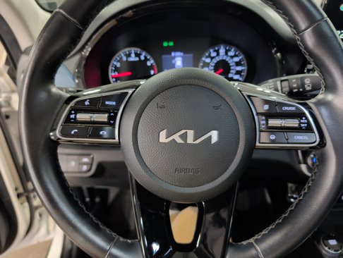 Used 2022 Kia Seltos Nightfall Edition image 9